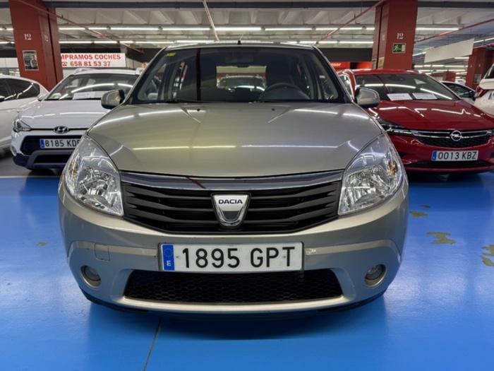 DaciaSandero Laureate 1.2 55 kW (75 CV) Vehículo usado en Barcelona - 4 DaciaSandero Laureate 1.2 55 kW (75 CV) Vehículo usado en Barcelona - 4