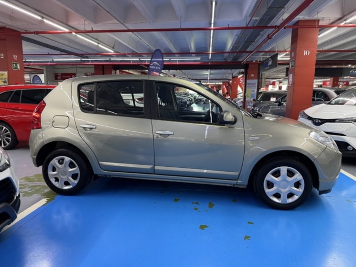 DaciaSandero Laureate 1.2 55 kW (75 CV) Vehículo usado en Barcelona - 6 DaciaSandero Laureate 1.2 55 kW (75 CV) Vehículo usado en Barcelona - 6