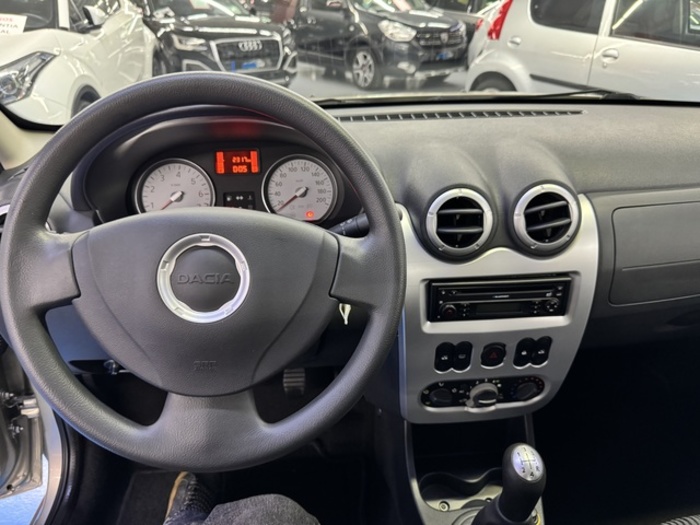 DaciaSandero Laureate 1.2 55 kW (75 CV) Vehículo usado en Barcelona - 12 DaciaSandero Laureate 1.2 55 kW (75 CV) Vehículo usado en Barcelona - 12