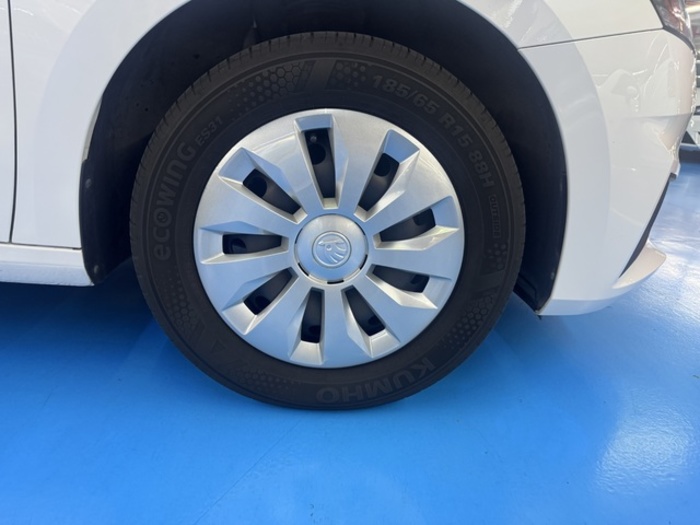 SkodaFabia 1.0 MPI Active 59 kW (80 CV) Vehículo usado en Barcelona - 5 SkodaFabia 1.0 MPI Active 59 kW (80 CV) Vehículo usado en Barcelona - 5