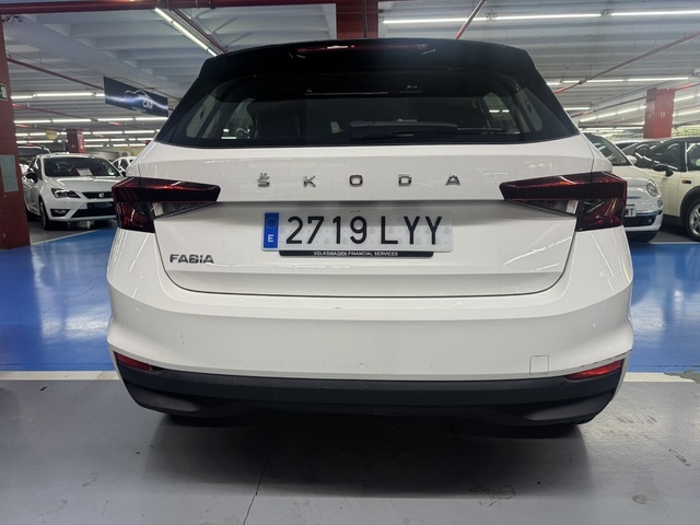 SkodaFabia 1.0 MPI Active 59 kW (80 CV) Vehículo usado en Barcelona - 9