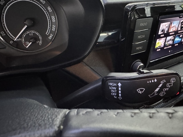 SkodaFabia 1.0 MPI Active 59 kW (80 CV) Vehículo usado en Barcelona - 17