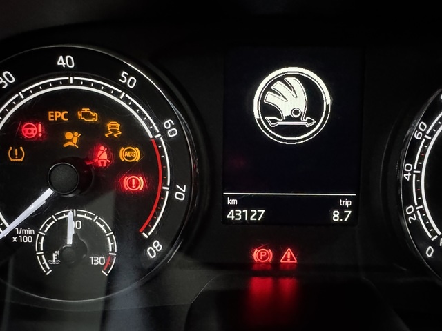 SkodaFabia 1.0 MPI Active 59 kW (80 CV) Vehículo usado en Barcelona - 24