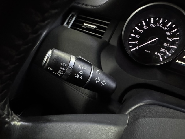 Land RoverRange Rover Evoque 2.2L TD4 Pure 4x4 110 kW (150 CV) Vehículo usado en Barcelona - 22 Land RoverRange Rover Evoque 2.2L TD4 Pure 4x4 110 kW (150 CV) Vehículo usado en Barcelona - 22