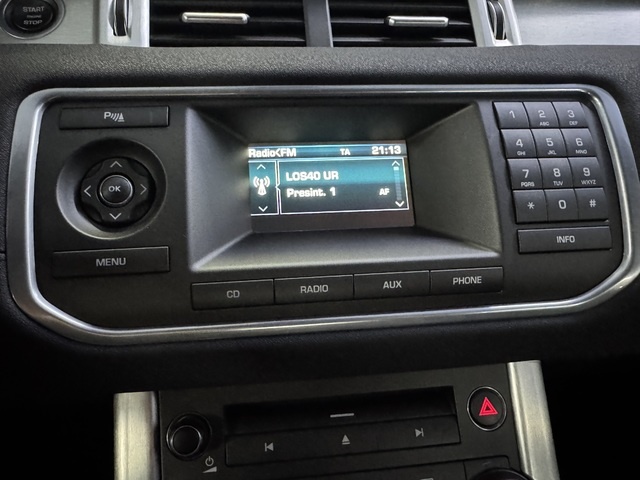 Land RoverRange Rover Evoque 2.2L TD4 Pure 4x4 110 kW (150 CV) Vehículo usado en Barcelona - 25 Land RoverRange Rover Evoque 2.2L TD4 Pure 4x4 110 kW (150 CV) Vehículo usado en Barcelona - 25