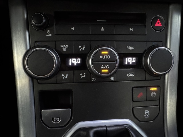 Land RoverRange Rover Evoque 2.2L TD4 Pure 4x4 110 kW (150 CV) Vehículo usado en Barcelona - 26 Land RoverRange Rover Evoque 2.2L TD4 Pure 4x4 110 kW (150 CV) Vehículo usado en Barcelona - 26