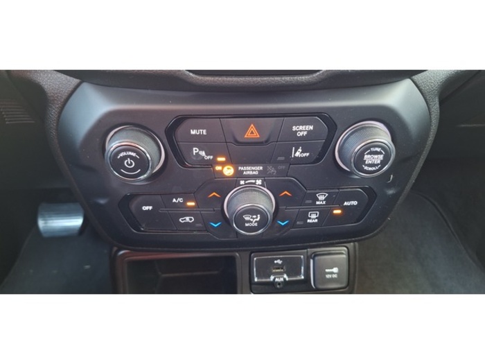 JeepRenegade 1.3G Limited 4x2 DDCT 110 kW (150 CV) Vehículo usado en Barcelona - 24 JeepRenegade 1.3G Limited 4x2 DDCT 110 kW (150 CV) Vehículo usado en Barcelona - 24