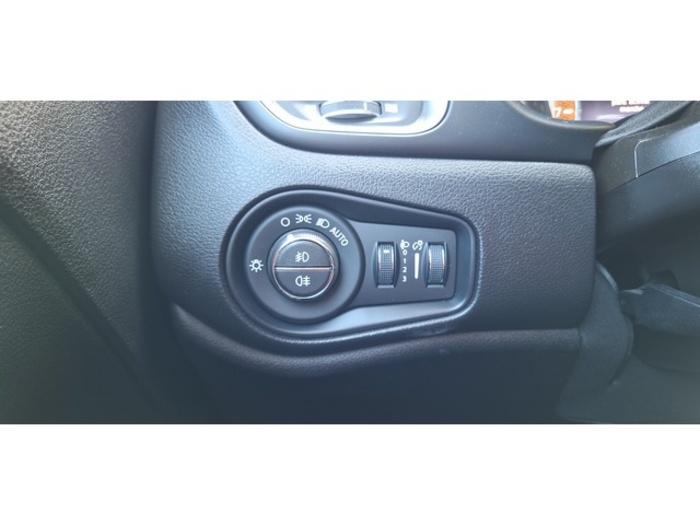 JeepRenegade 1.3G Limited 4x2 DDCT 110 kW (150 CV) Vehículo usado en Barcelona - 28 JeepRenegade 1.3G Limited 4x2 DDCT 110 kW (150 CV) Vehículo usado en Barcelona - 28