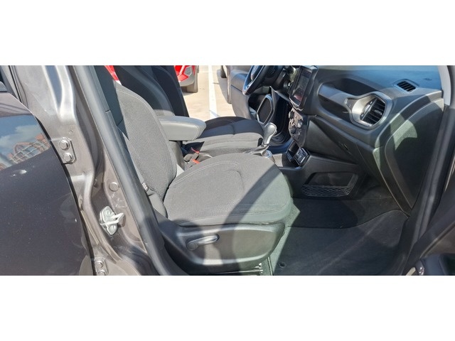 JeepRenegade 1.3G Limited 4x2 DDCT 110 kW (150 CV) Vehículo usado en Barcelona - 32