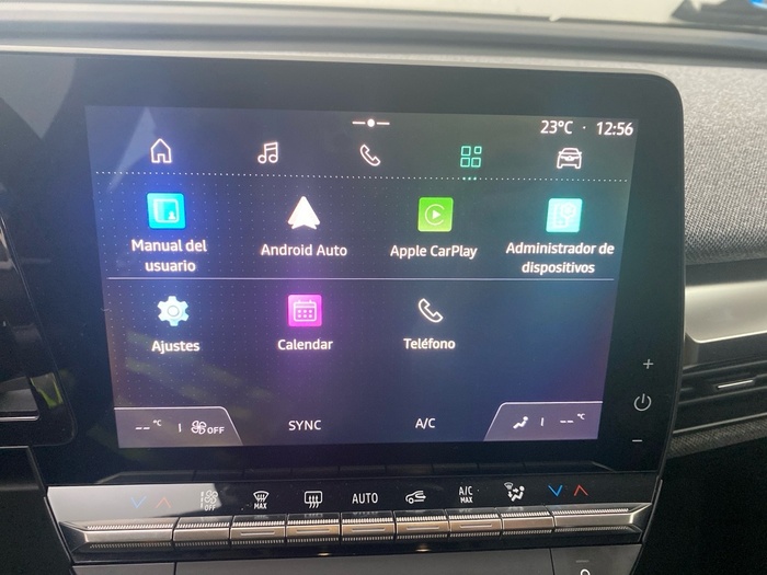 Renault Megane E-Tech equilibre EV40 standard Charge 96 kW (130 CV) - 8 Renault Megane E-Tech equilibre EV40 standard Charge 96 kW (130 CV) - 8