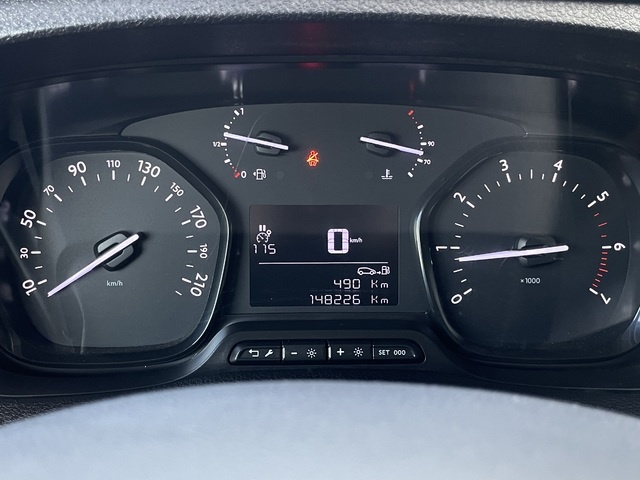 OpelVivaro Furgon 2.0 D Carga L Incrementada Innovation 90 kW (122 CV) Vehículo usado en Barcelona - 18