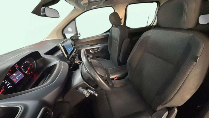 PeugeotRifter BlueHDi 100 Active Standard 73 kW (100 CV) Vehículo usado en Barcelona - 8 PeugeotRifter BlueHDi 100 Active Standard 73 kW (100 CV) Vehículo usado en Barcelona - 8