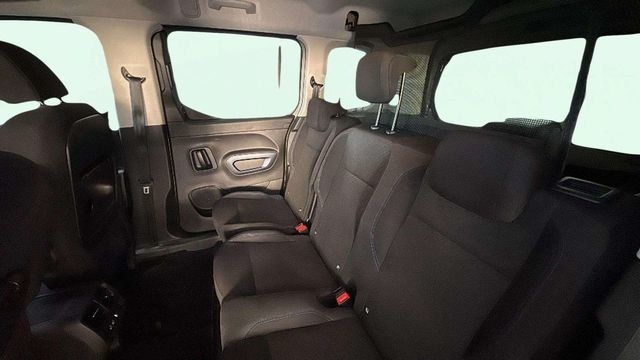 PeugeotRifter BlueHDi 100 Active Standard 73 kW (100 CV) Vehículo usado en Barcelona - 9 PeugeotRifter BlueHDi 100 Active Standard 73 kW (100 CV) Vehículo usado en Barcelona - 9