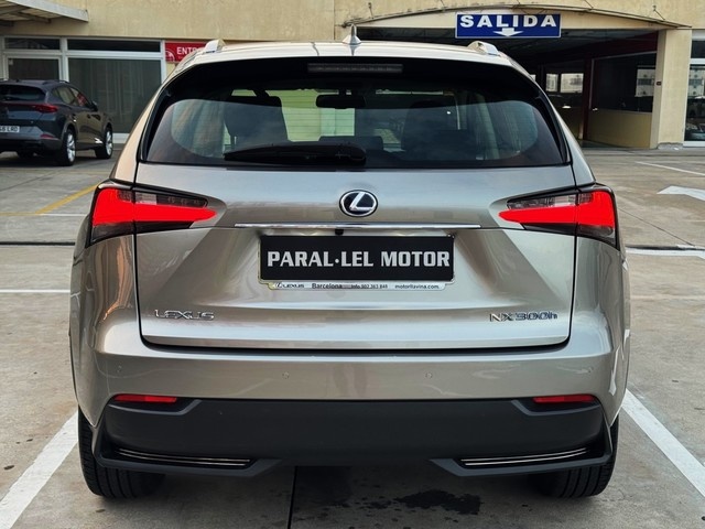 LexusNX 300h Executive 4WD 145 kW (197 CV) Vehículo usado en Barcelona - 7