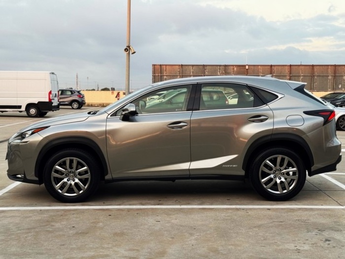 LexusNX 300h Executive 4WD 145 kW (197 CV) Vehículo usado en Barcelona - 9 LexusNX 300h Executive 4WD 145 kW (197 CV) Vehículo usado en Barcelona - 9