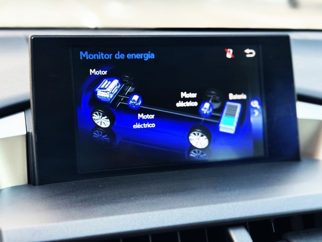 LexusNX 300h Executive 4WD 145 kW (197 CV) Vehículo usado en Barcelona - 25