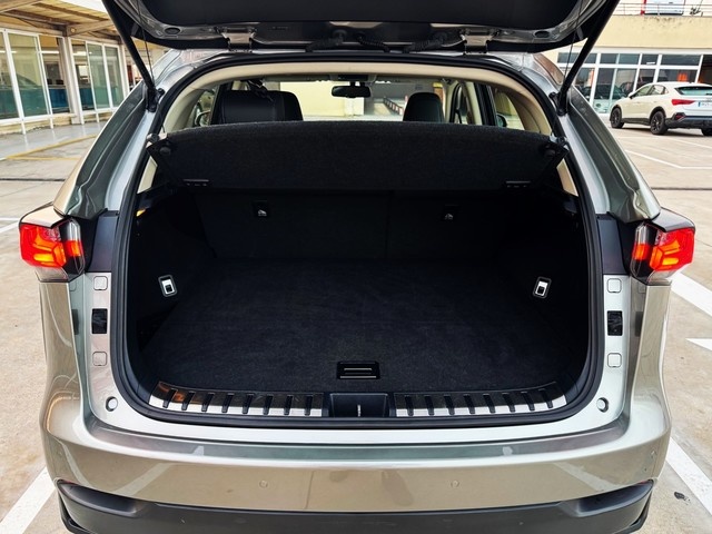 LexusNX 300h Executive 4WD 145 kW (197 CV) Vehículo usado en Barcelona - 31