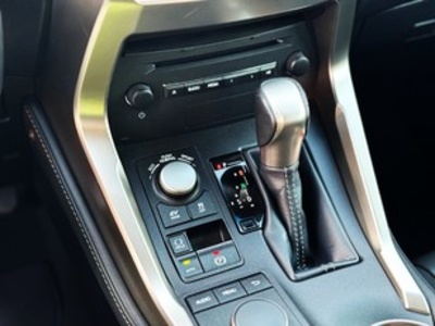 Lexus NX 300h Executive 4WD 145 kW (197 CV) Lexus NX 300h Executive 4WD 145 kW (197 CV)