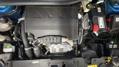 Peugeot 208 PureTech 130 Allure Pack EAT8 96 kW (130 CV) Peugeot 208 PureTech 130 Allure Pack EAT8 96 kW (130 CV)