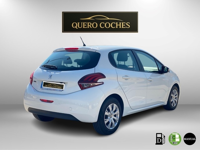 Peugeot208 1.6 BlueHDi Style 73 kW (100 CV) Vehículo usado en Barcelona - 3