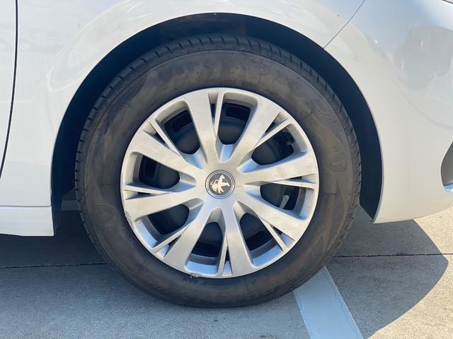 Peugeot208 1.6 BlueHDi Style 73 kW (100 CV) Vehículo usado en Barcelona - 8