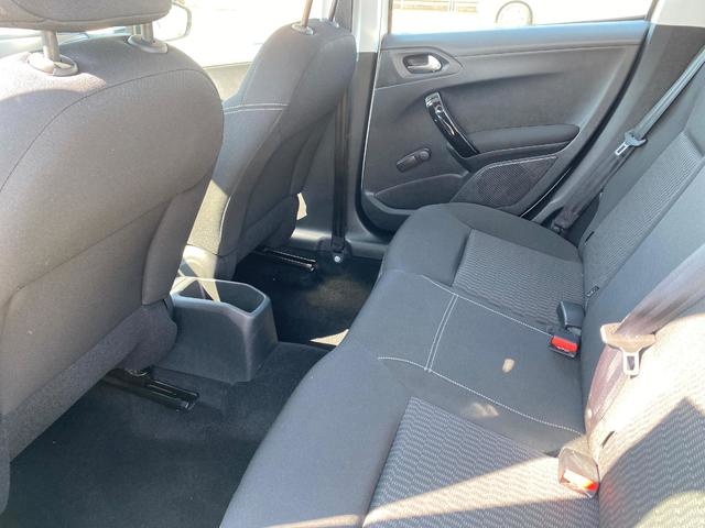 Peugeot208 1.6 BlueHDi Style 73 kW (100 CV) Vehículo usado en Barcelona - 17