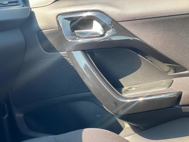 Peugeot208 1.6 BlueHDi Style 73 kW (100 CV) Vehículo usado en Barcelona - 31