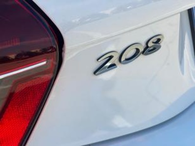Peugeot 208 1.6 BlueHDi Style 73 kW (100 CV) Peugeot 208 1.6 BlueHDi Style 73 kW (100 CV)