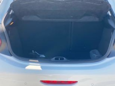 Peugeot 208 1.6 BlueHDi Style 73 kW (100 CV) Peugeot 208 1.6 BlueHDi Style 73 kW (100 CV)