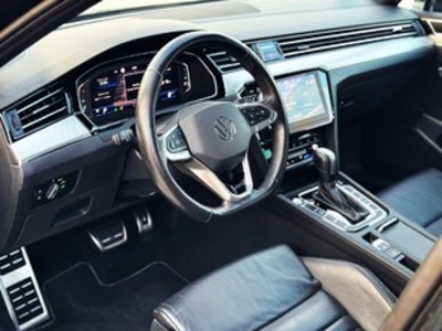 Volkswagen Passat Variant R-Line 2.0 TSI 140 kW (190 CV) DSG Volkswagen Passat Variant R-Line 2.0 TSI 140 kW (190 CV) DSG