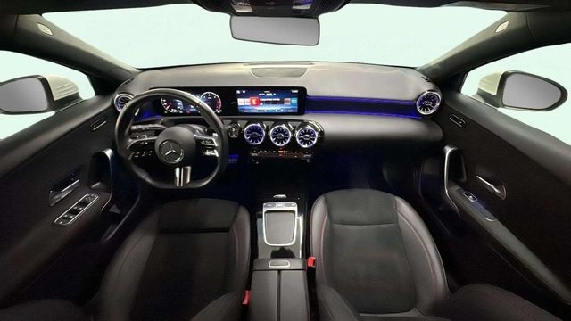 Mercedes-BenzClase A 180 d 85 kW (116 CV) Vehículo usado en Barcelona - 7