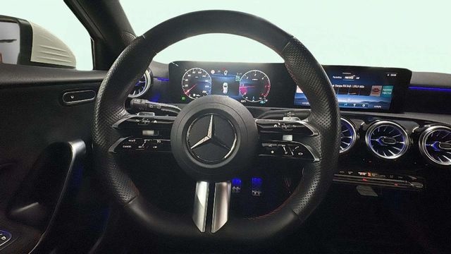 Mercedes-BenzClase A 180 d 85 kW (116 CV) Vehículo usado en Barcelona - 12