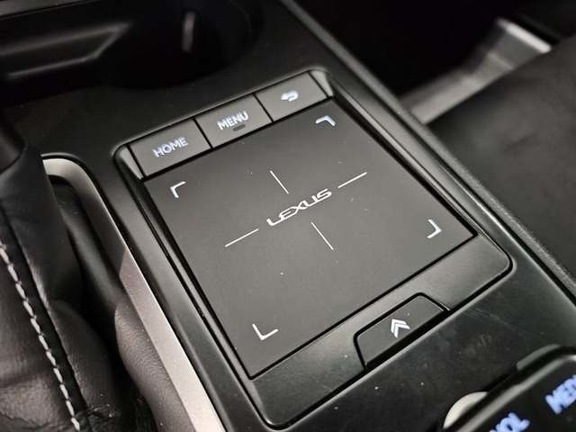 Lexus UX 250h Business 2WD 135 kW (184 CV) Vehículo usado en Madrid - 19 Lexus UX 250h Business 2WD 135 kW (184 CV) Vehículo usado en Madrid - 19