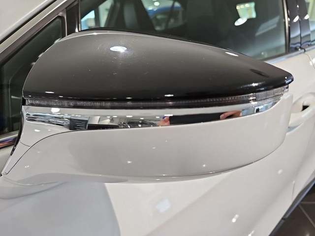 Lexus UX 250h Business 2WD 135 kW (184 CV) Vehículo usado en Madrid - 26