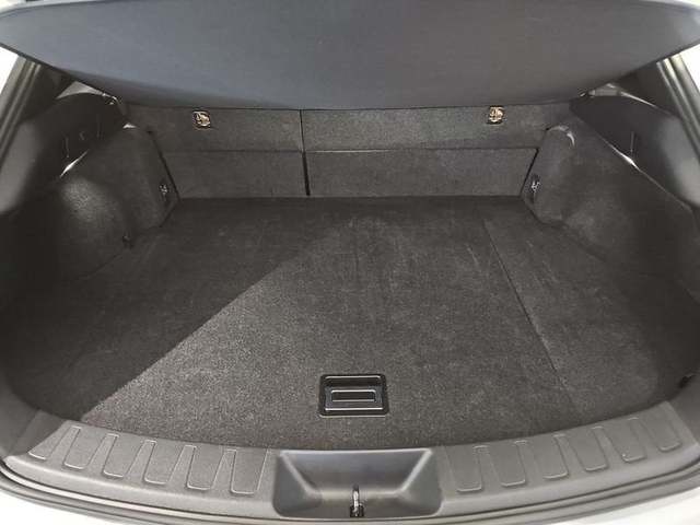 Lexus UX 250h Business 2WD 135 kW (184 CV) Vehículo usado en Madrid - 28 Lexus UX 250h Business 2WD 135 kW (184 CV) Vehículo usado en Madrid - 28