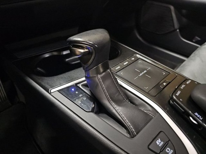 Lexus UX 250h Business 2WD 135 kW (184 CV) Vehículo usado en Madrid - 34 Lexus UX 250h Business 2WD 135 kW (184 CV) Vehículo usado en Madrid - 34