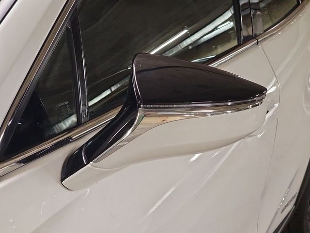 Lexus UX 250h Business 2WD 135 kW (184 CV) Vehículo usado en Madrid - 37