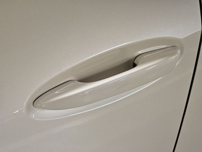 Lexus UX 250h Business 2WD 135 kW (184 CV) Vehículo usado en Madrid - 38 Lexus UX 250h Business 2WD 135 kW (184 CV) Vehículo usado en Madrid - 38