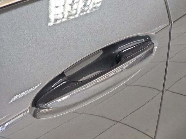 Lexus UX 300h Plus 146 kW (199 CV) Vehículo usado en Madrid - 37