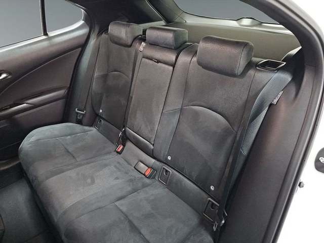 Lexus UX 300h Plus 146 kW (199 CV) Vehículo usado en Madrid - 8 Lexus UX 300h Plus 146 kW (199 CV) Vehículo usado en Madrid - 8