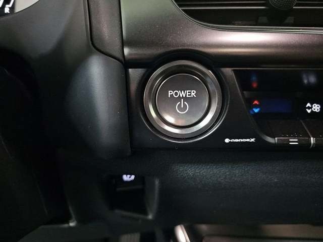 Lexus UX 300h Plus 146 kW (199 CV) Vehículo usado en Madrid - 18