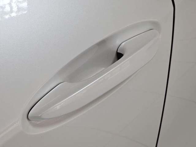 Lexus UX 300h Plus 146 kW (199 CV) Vehículo usado en Madrid - 32