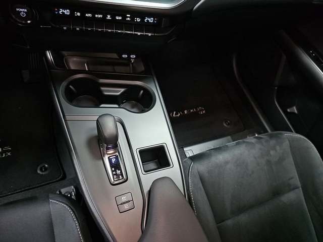 Lexus UX 300h Plus 146 kW (199 CV) Vehículo usado en Madrid - 23 Lexus UX 300h Plus 146 kW (199 CV) Vehículo usado en Madrid - 23