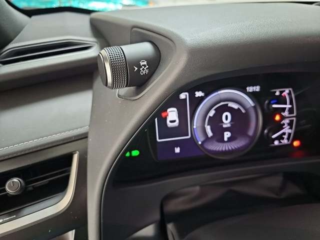 Lexus UX 250h Business 2WD 135 kW (184 CV) Vehículo usado en Madrid - 20