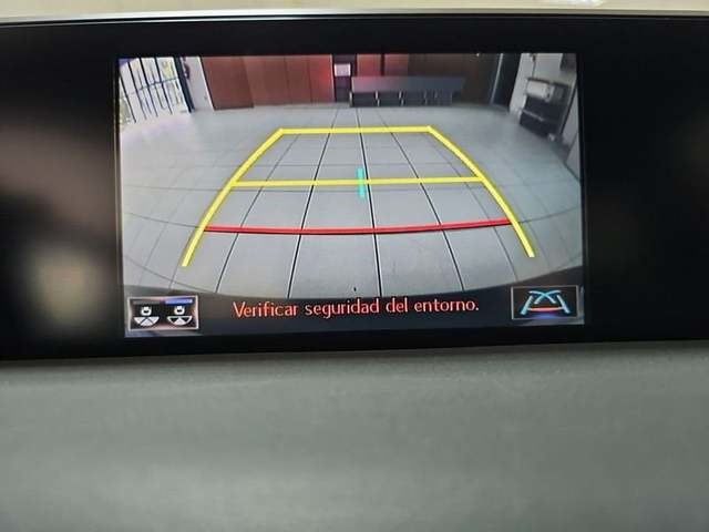 Lexus UX 250h Business 2WD 135 kW (184 CV) Vehículo usado en Madrid - 23