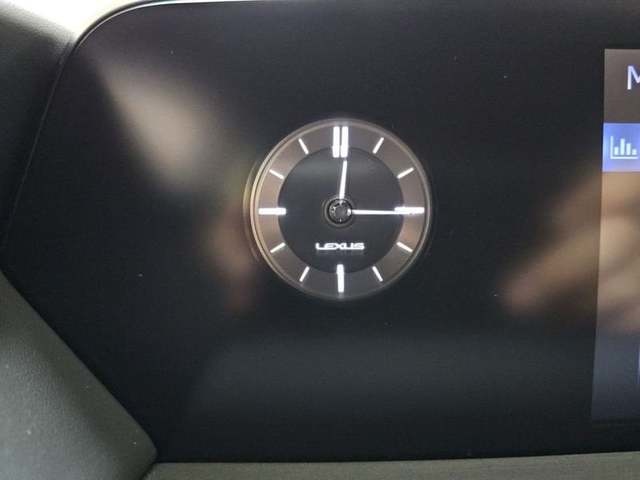 Lexus UX 250h Business 2WD 135 kW (184 CV) Vehículo usado en Madrid - 24