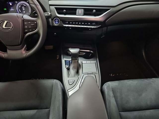 Lexus UX 250h Business 2WD 135 kW (184 CV) Vehículo usado en Madrid - 26