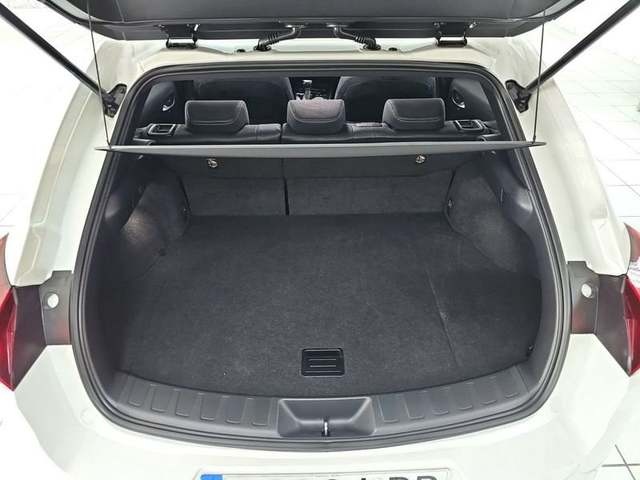 Lexus UX 250h Business 2WD 135 kW (184 CV) Vehículo usado en Madrid - 39