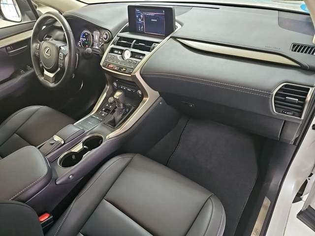 Lexus NX 300h Premium 2WD 145 kW (197 CV) Vehículo usado en Madrid - 8 Lexus NX 300h Premium 2WD 145 kW (197 CV) Vehículo usado en Madrid - 8