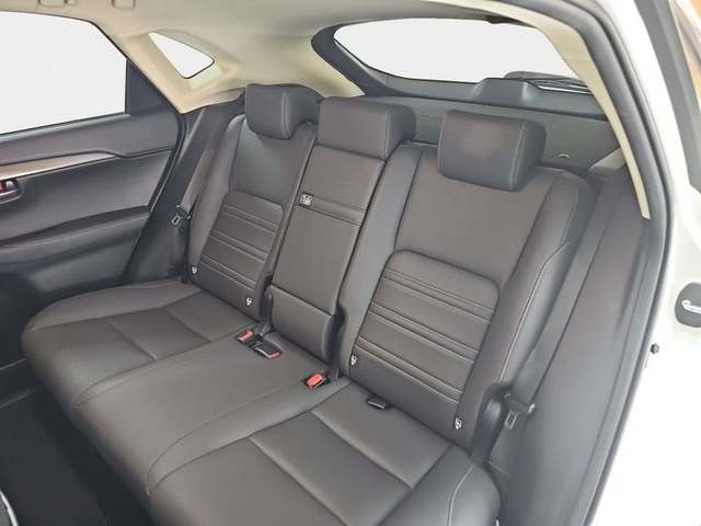 Lexus NX 300h Premium 2WD 145 kW (197 CV) Vehículo usado en Madrid - 10